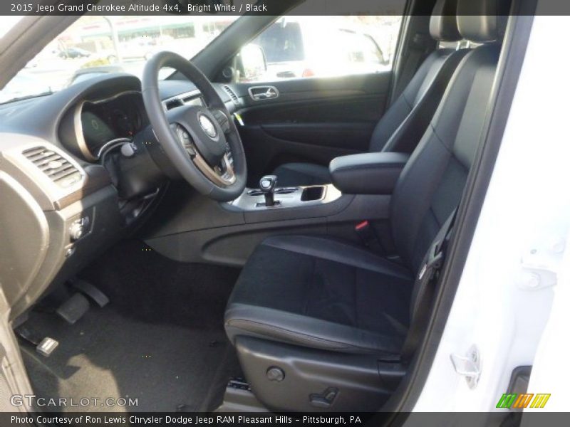 Bright White / Black 2015 Jeep Grand Cherokee Altitude 4x4