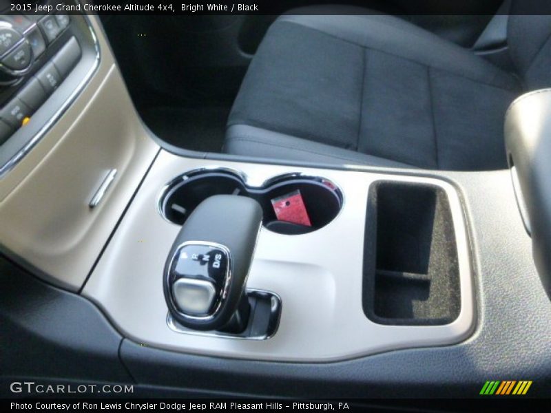 Bright White / Black 2015 Jeep Grand Cherokee Altitude 4x4