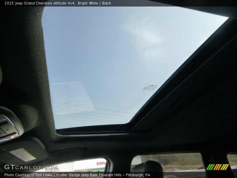 Bright White / Black 2015 Jeep Grand Cherokee Altitude 4x4