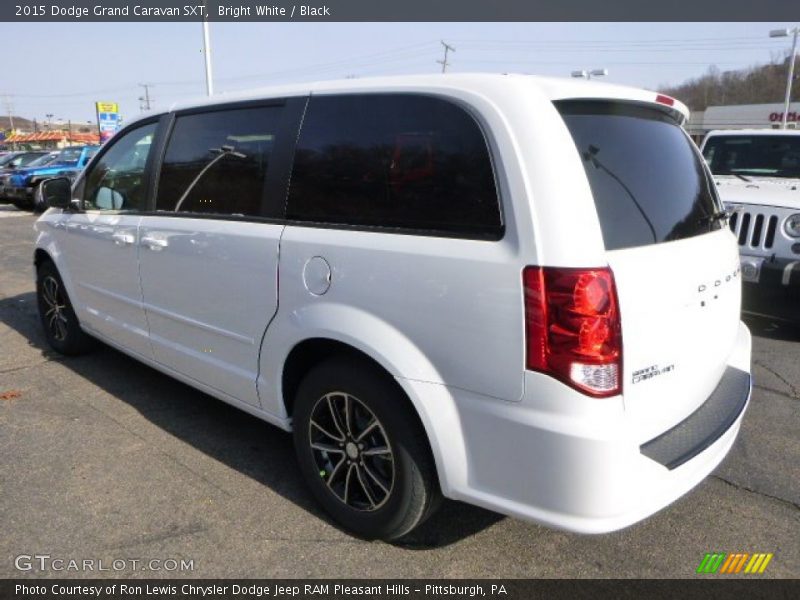 Bright White / Black 2015 Dodge Grand Caravan SXT