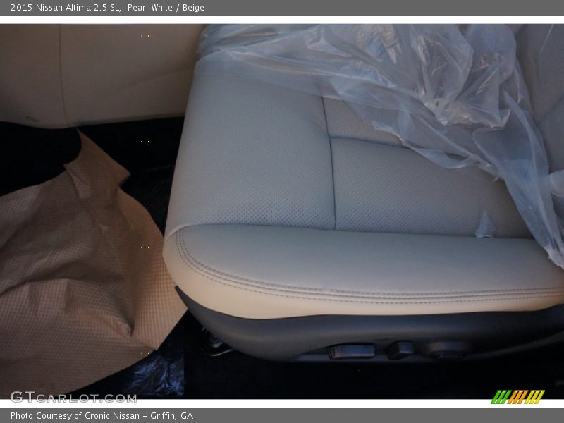 Pearl White / Beige 2015 Nissan Altima 2.5 SL