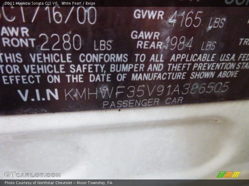 White Pearl / Beige 2001 Hyundai Sonata GLS V6