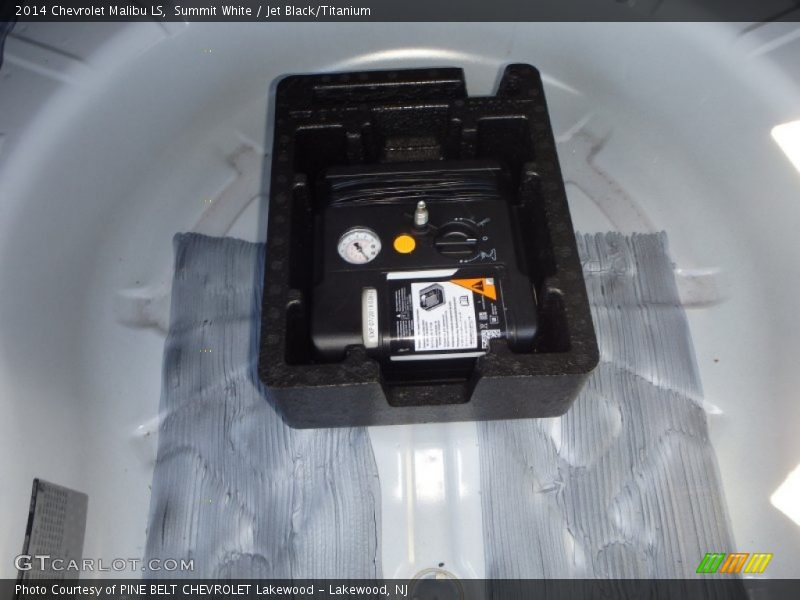 Summit White / Jet Black/Titanium 2014 Chevrolet Malibu LS