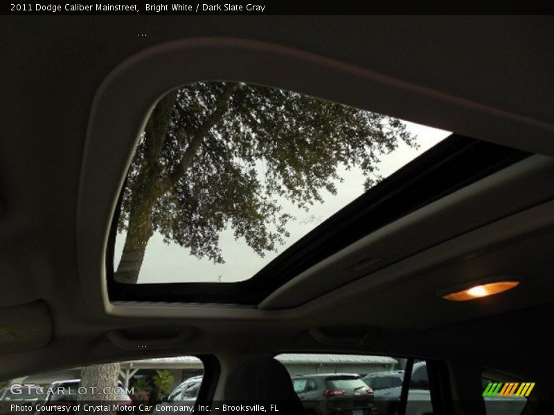 Bright White / Dark Slate Gray 2011 Dodge Caliber Mainstreet