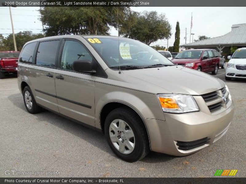 Front 3/4 View of 2008 Grand Caravan SE