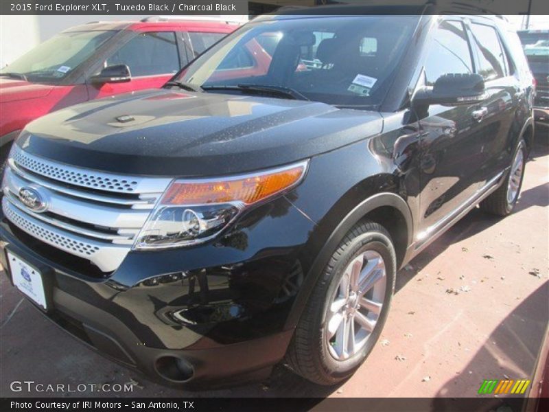 Tuxedo Black / Charcoal Black 2015 Ford Explorer XLT