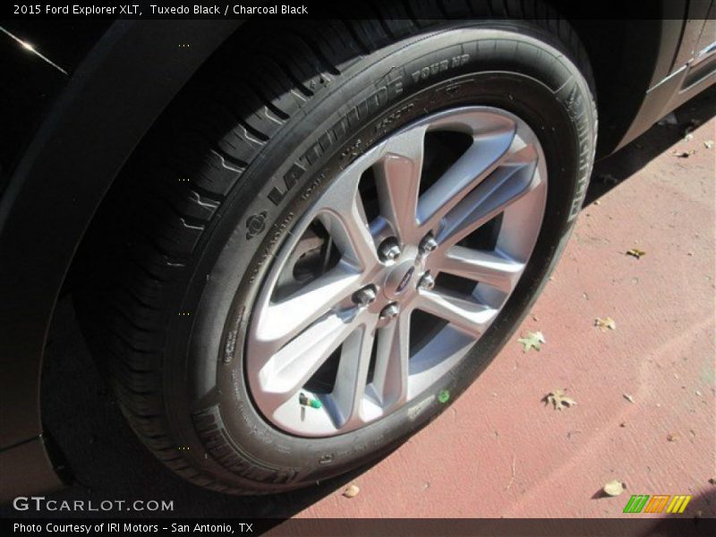 Tuxedo Black / Charcoal Black 2015 Ford Explorer XLT