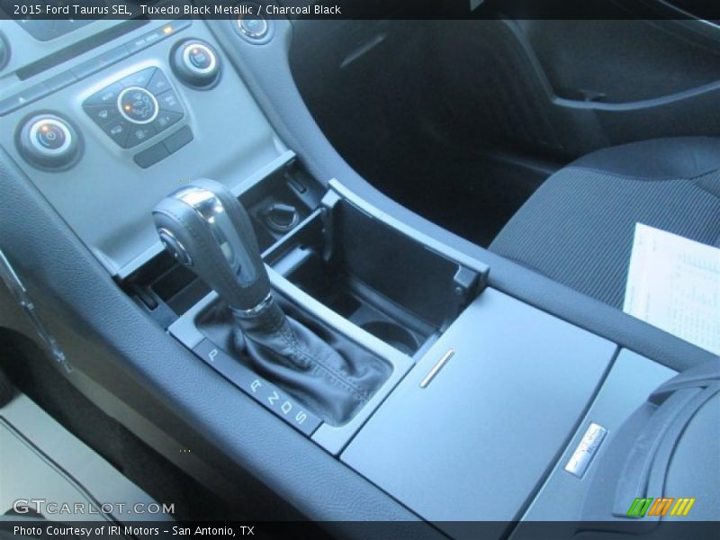 Tuxedo Black Metallic / Charcoal Black 2015 Ford Taurus SEL