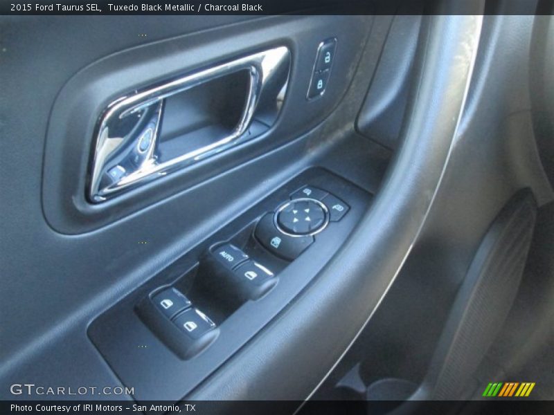 Tuxedo Black Metallic / Charcoal Black 2015 Ford Taurus SEL