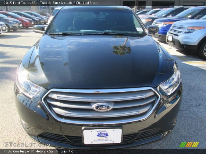Tuxedo Black Metallic / Charcoal Black 2015 Ford Taurus SEL