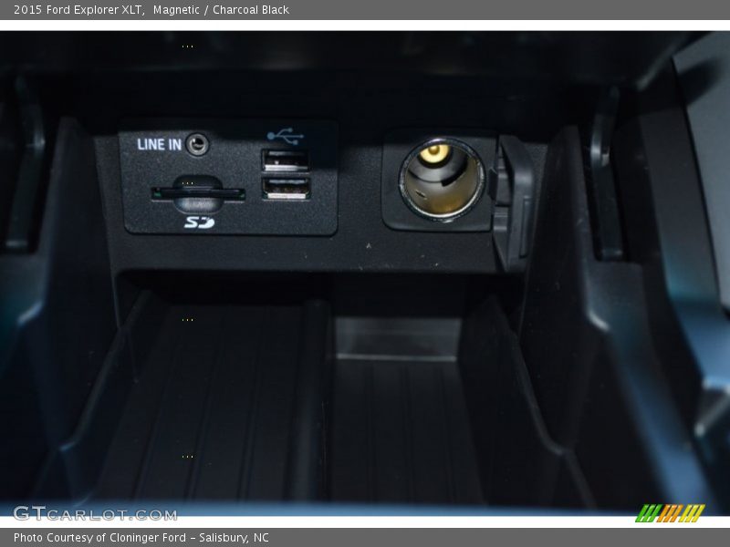 Magnetic / Charcoal Black 2015 Ford Explorer XLT