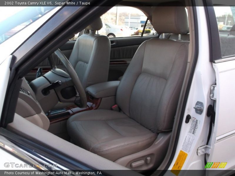 Super White / Taupe 2002 Toyota Camry XLE V6