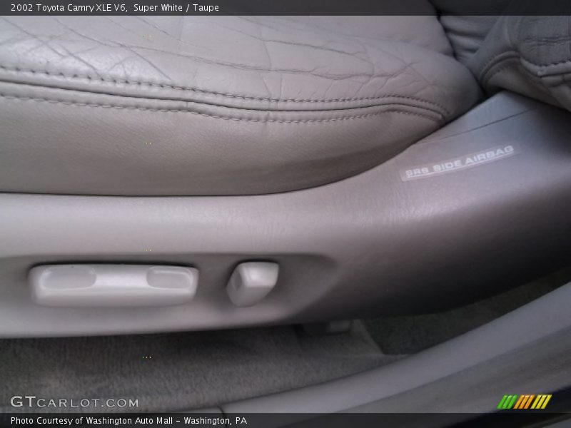 Super White / Taupe 2002 Toyota Camry XLE V6