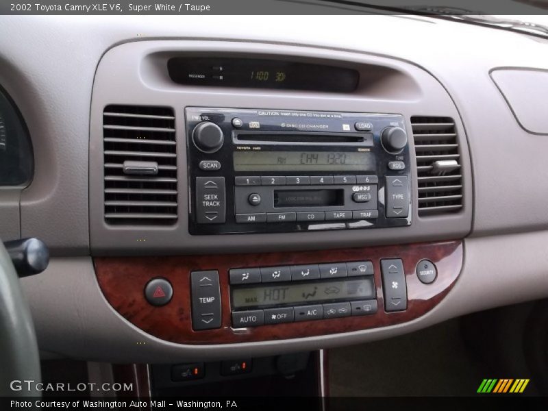 Super White / Taupe 2002 Toyota Camry XLE V6
