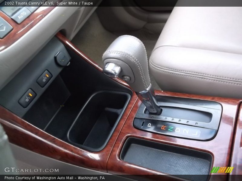 Super White / Taupe 2002 Toyota Camry XLE V6