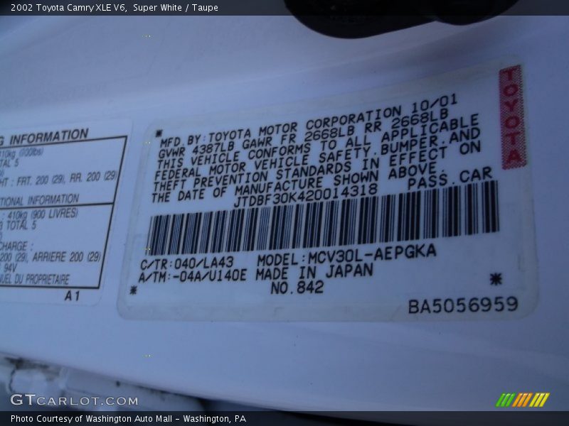 Super White / Taupe 2002 Toyota Camry XLE V6