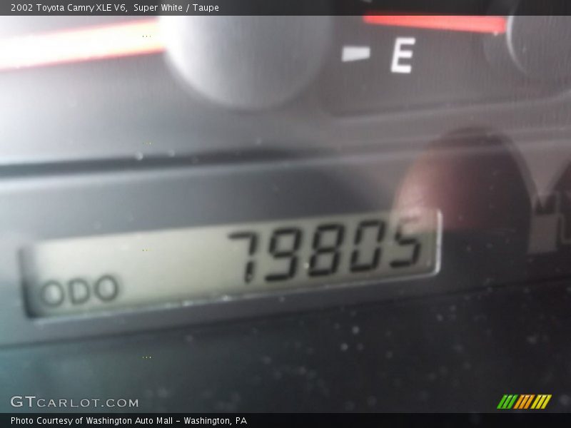 Super White / Taupe 2002 Toyota Camry XLE V6