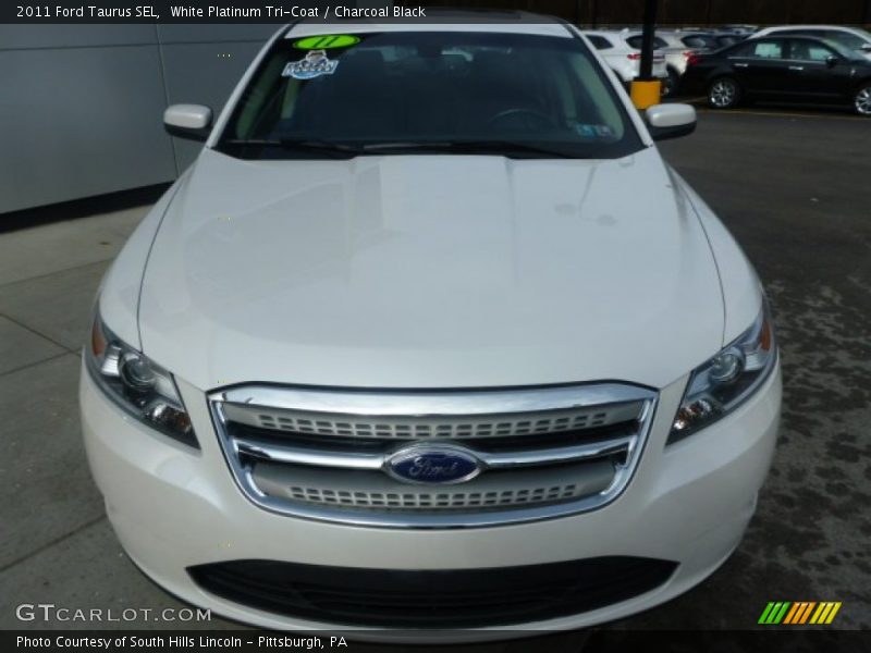 White Platinum Tri-Coat / Charcoal Black 2011 Ford Taurus SEL