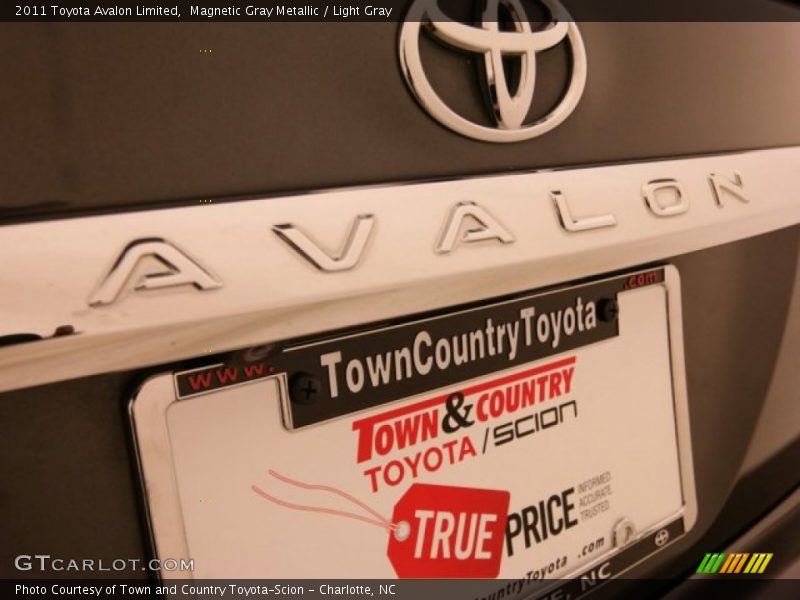 Magnetic Gray Metallic / Light Gray 2011 Toyota Avalon Limited