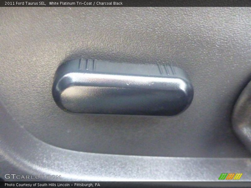 White Platinum Tri-Coat / Charcoal Black 2011 Ford Taurus SEL