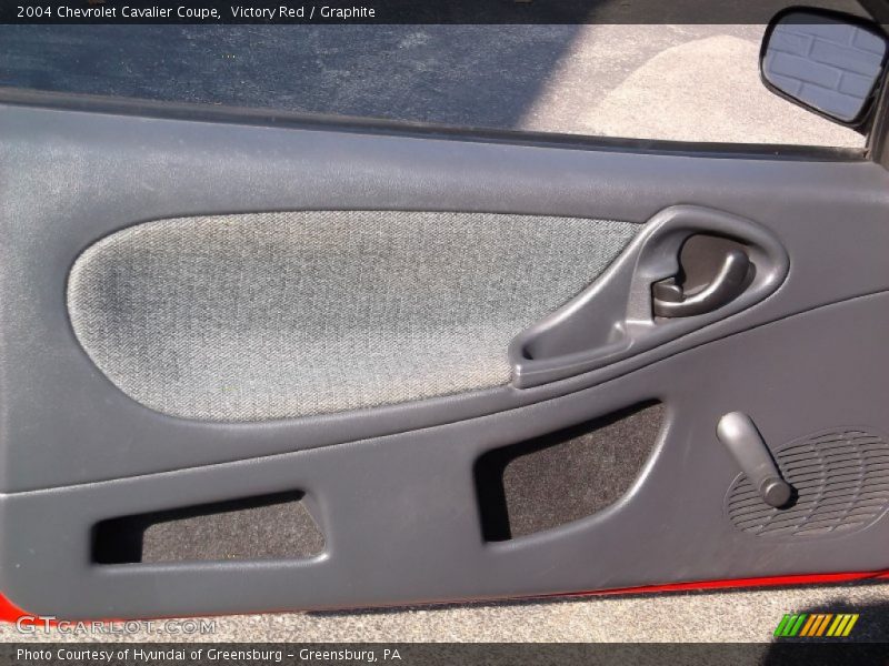 Victory Red / Graphite 2004 Chevrolet Cavalier Coupe