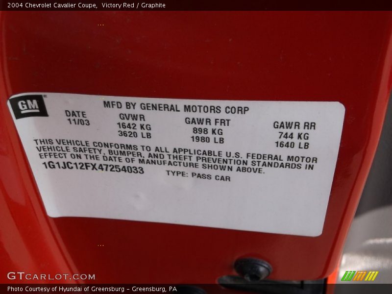 Victory Red / Graphite 2004 Chevrolet Cavalier Coupe