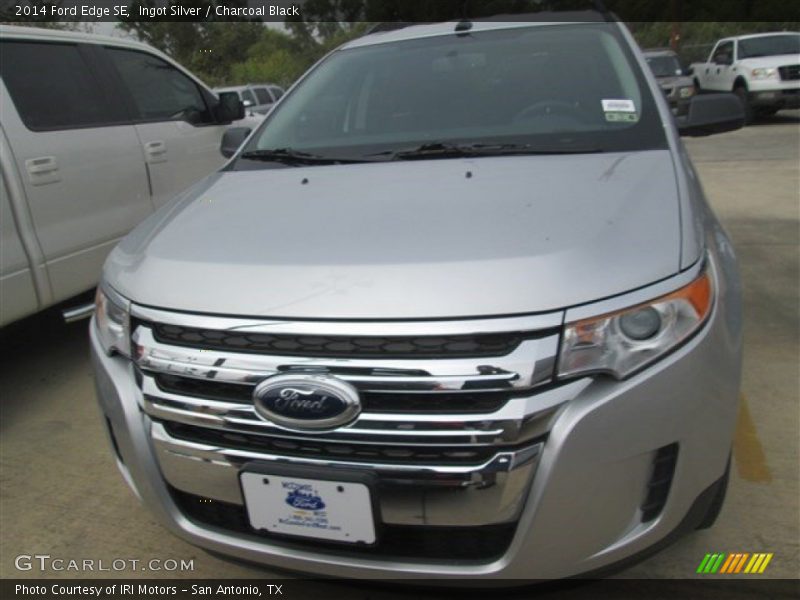 Ingot Silver / Charcoal Black 2014 Ford Edge SE