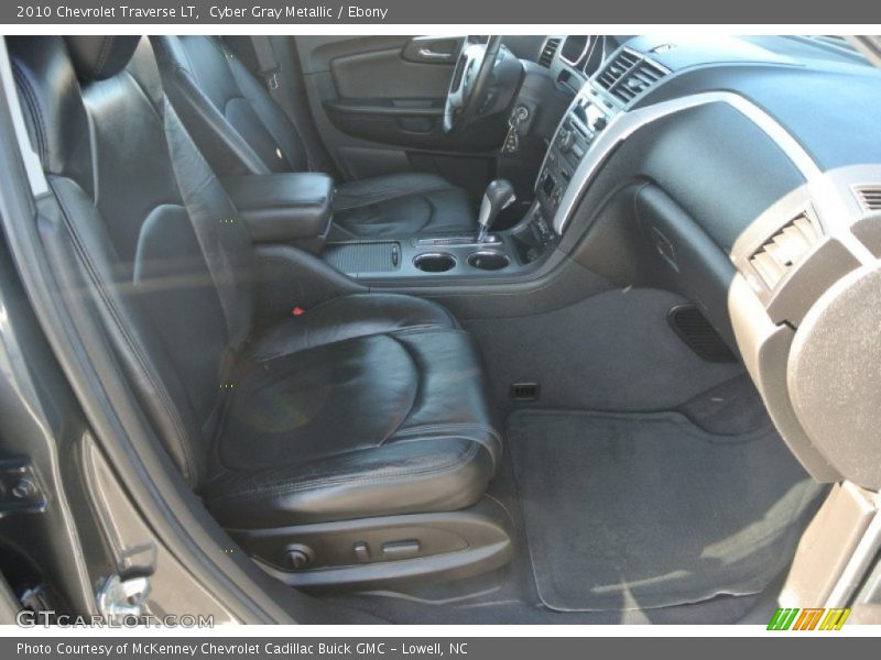 Cyber Gray Metallic / Ebony 2010 Chevrolet Traverse LT