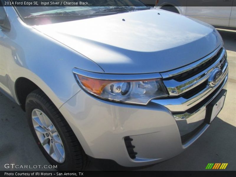 Ingot Silver / Charcoal Black 2014 Ford Edge SE