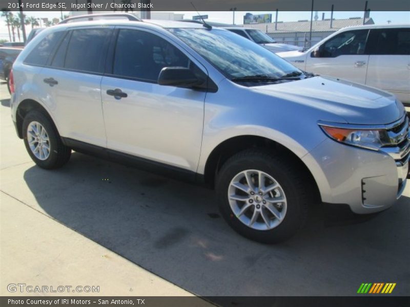 Ingot Silver / Charcoal Black 2014 Ford Edge SE