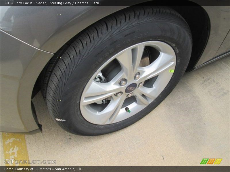 Sterling Gray / Charcoal Black 2014 Ford Focus S Sedan