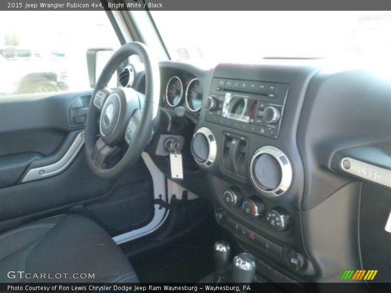 Bright White / Black 2015 Jeep Wrangler Rubicon 4x4