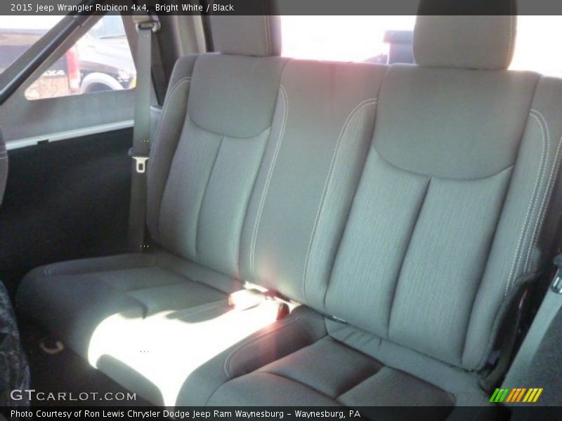 Bright White / Black 2015 Jeep Wrangler Rubicon 4x4