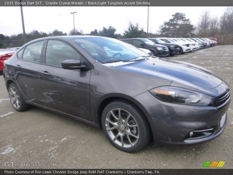 Front 3/4 View of 2015 Dart SXT