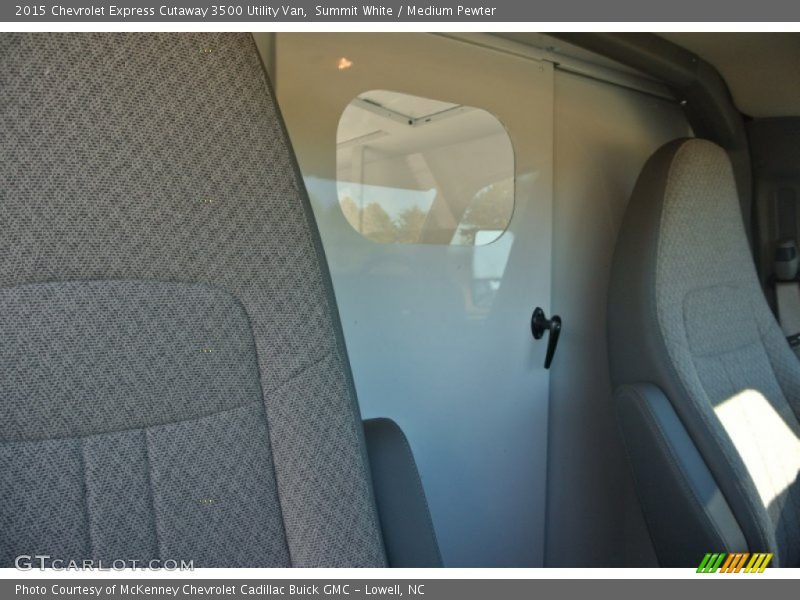 Summit White / Medium Pewter 2015 Chevrolet Express Cutaway 3500 Utility Van