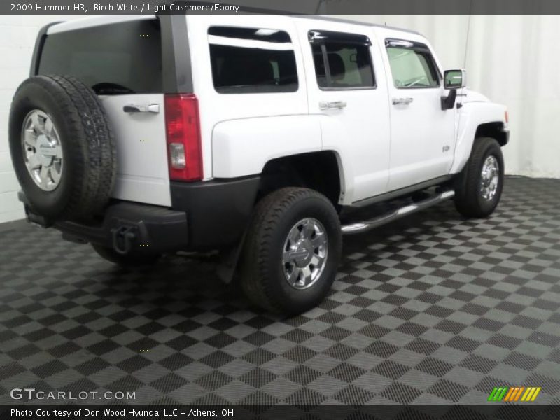 Birch White / Light Cashmere/Ebony 2009 Hummer H3