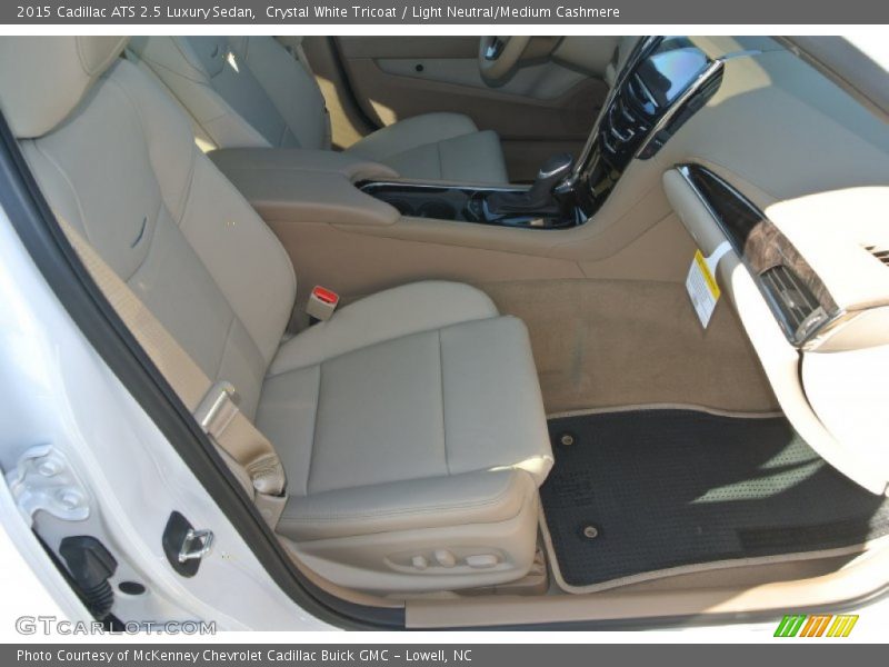 Crystal White Tricoat / Light Neutral/Medium Cashmere 2015 Cadillac ATS 2.5 Luxury Sedan