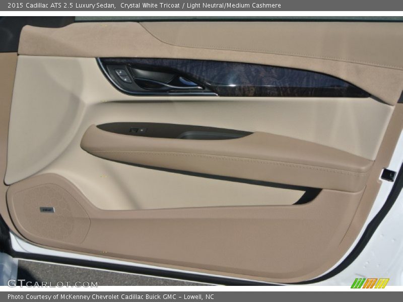 Crystal White Tricoat / Light Neutral/Medium Cashmere 2015 Cadillac ATS 2.5 Luxury Sedan