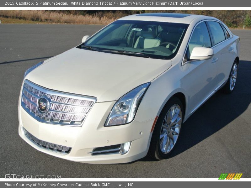 White Diamond Tricoat / Platinum Very Light Platinum/Dark Urban/Cocoa 2015 Cadillac XTS Platinum Sedan