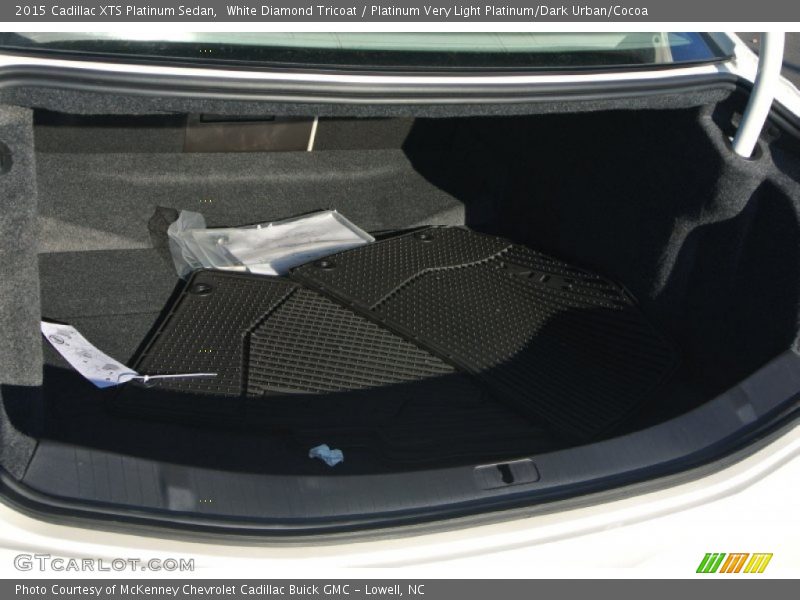White Diamond Tricoat / Platinum Very Light Platinum/Dark Urban/Cocoa 2015 Cadillac XTS Platinum Sedan