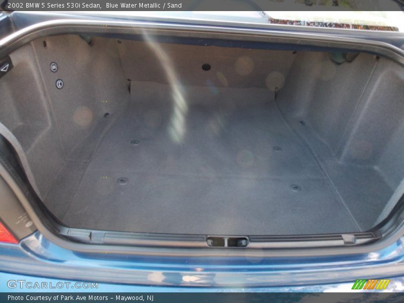  2002 5 Series 530i Sedan Trunk