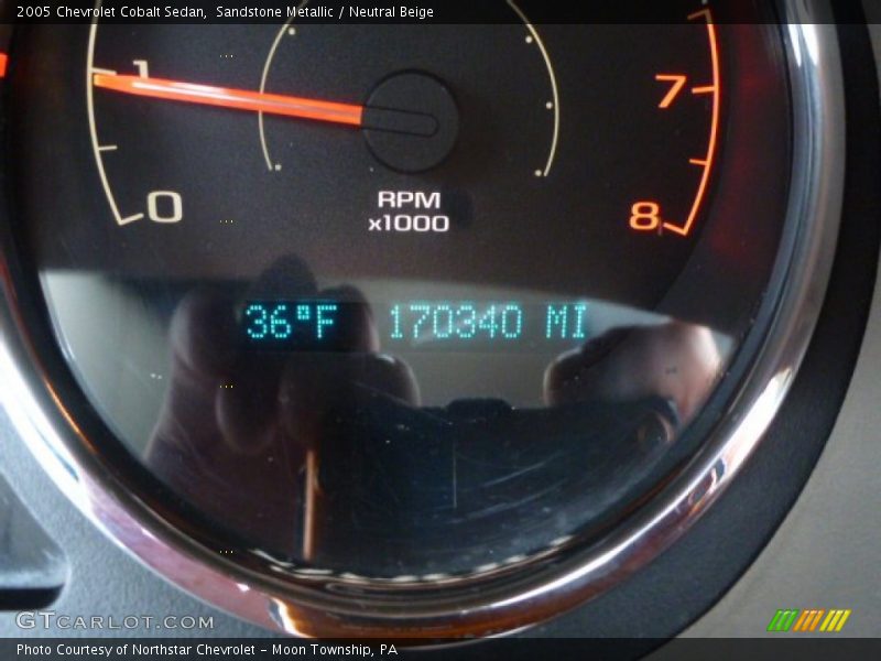 Sandstone Metallic / Neutral Beige 2005 Chevrolet Cobalt Sedan