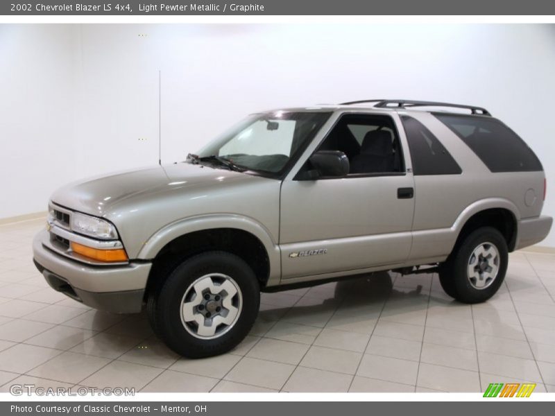 Light Pewter Metallic / Graphite 2002 Chevrolet Blazer LS 4x4