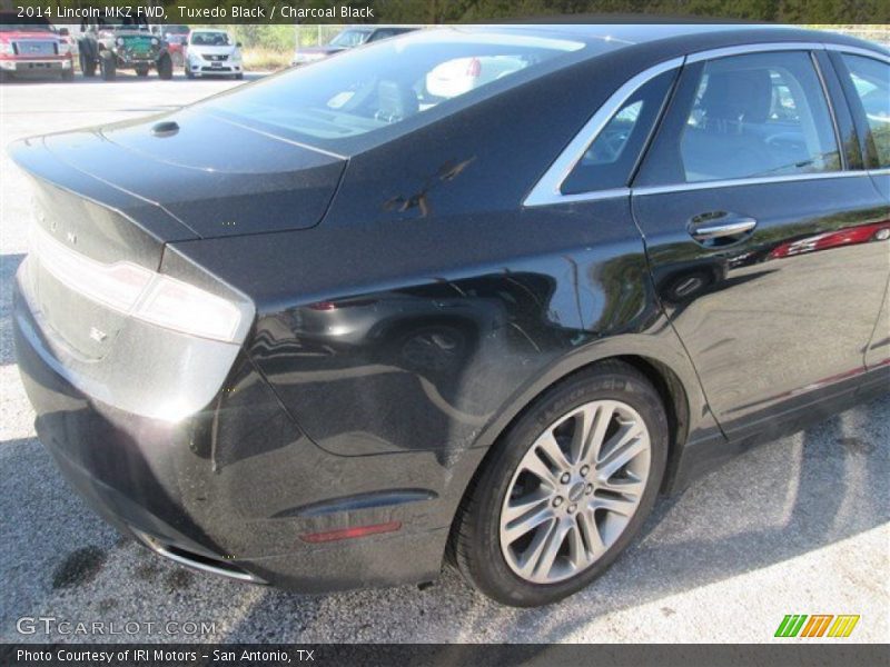 Tuxedo Black / Charcoal Black 2014 Lincoln MKZ FWD