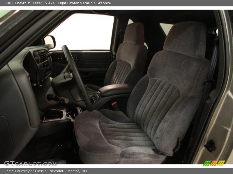 Light Pewter Metallic / Graphite 2002 Chevrolet Blazer LS 4x4