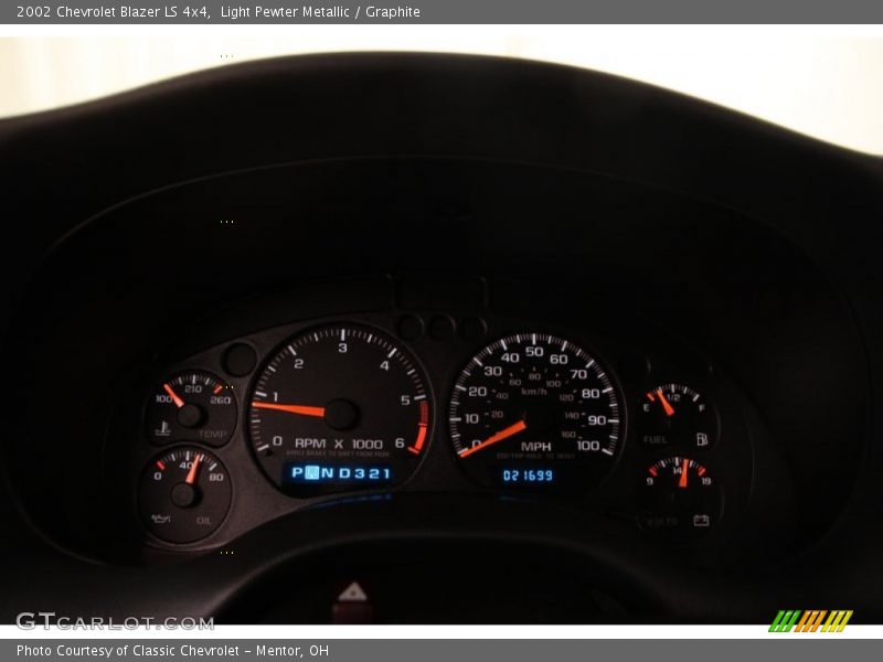 Light Pewter Metallic / Graphite 2002 Chevrolet Blazer LS 4x4