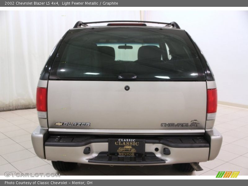 Light Pewter Metallic / Graphite 2002 Chevrolet Blazer LS 4x4