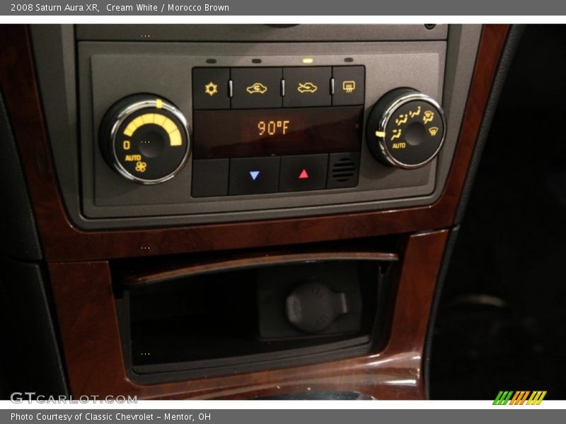 Cream White / Morocco Brown 2008 Saturn Aura XR