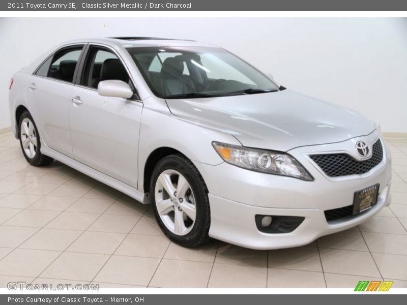 Classic Silver Metallic / Dark Charcoal 2011 Toyota Camry SE