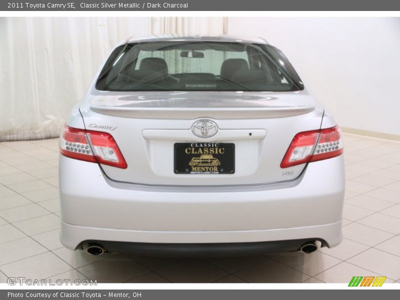 Classic Silver Metallic / Dark Charcoal 2011 Toyota Camry SE